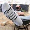 SMELLY Sk8erboy – stílusos fehér zokni skate-rajongóknak