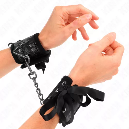 KINK – elegáns csuklóbekötők csipke részletekkel
